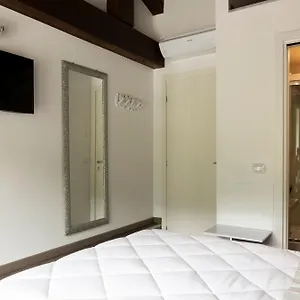 La Terrazza Sulle Vigne 3*, Corte Franca Italy